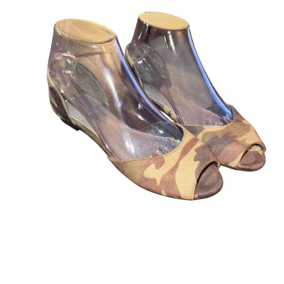 Nine West Penelope Peep-Toe Open Toe fabric Camo print Flats Size 5.5 - Picture 3 of 7